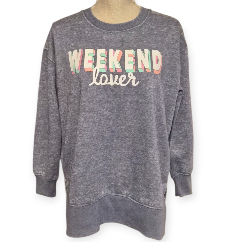 LOVE & PINEAPPLES | Women's Text Graphic Sweatshirt